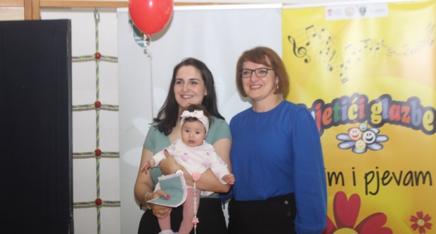 FOTOGALERIJA: Gradonačelnica Marija Šarić darivala novorođenu djecu