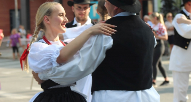 ODRŽANA 40. MEĐUNARODNA SMOTRA FOLKLORA LIDAS: Pleterničke ulice ponovno su bile preplavljene narodnim nošnjama