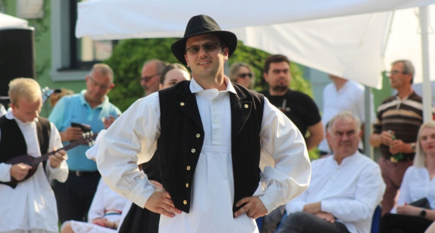 ODRŽANA 40. MEĐUNARODNA SMOTRA FOLKLORA LIDAS: Pleterničke ulice ponovno su bile preplavljene narodnim nošnjama