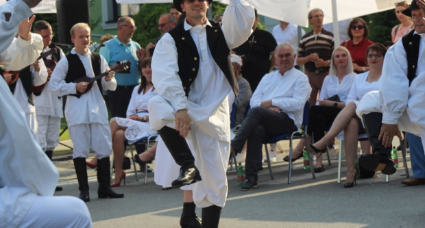 ODRŽANA 40. MEĐUNARODNA SMOTRA FOLKLORA LIDAS: Pleterničke ulice ponovno su bile preplavljene narodnim nošnjama