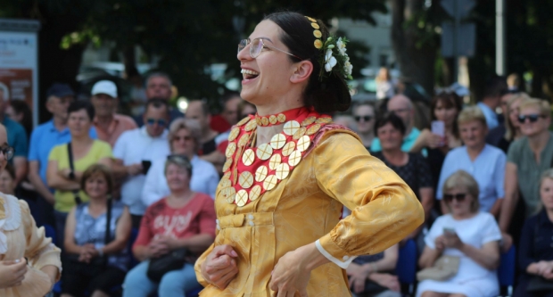 ODRŽANA 40. MEĐUNARODNA SMOTRA FOLKLORA LIDAS: Pleterničke ulice ponovno su bile preplavljene narodnim nošnjama