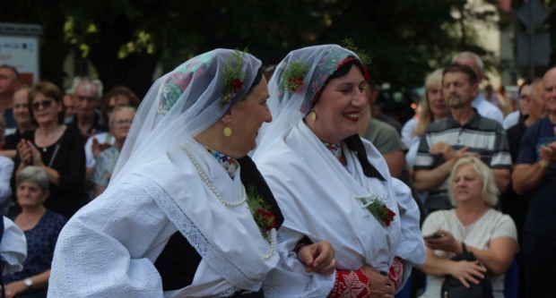 ODRŽANA 40. MEĐUNARODNA SMOTRA FOLKLORA LIDAS: Pleterničke ulice ponovno su bile preplavljene narodnim nošnjama