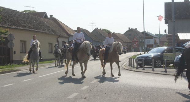 ODRŽANA 40. MEĐUNARODNA SMOTRA FOLKLORA LIDAS: Pleterničke ulice ponovno su bile preplavljene narodnim nošnjama