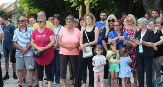 ODRŽANA 40. MEĐUNARODNA SMOTRA FOLKLORA LIDAS: Pleterničke ulice ponovno su bile preplavljene narodnim nošnjama