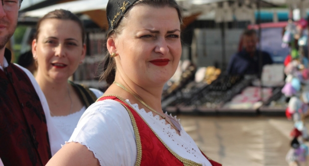 ODRŽANA 40. MEĐUNARODNA SMOTRA FOLKLORA LIDAS: Pleterničke ulice ponovno su bile preplavljene narodnim nošnjama