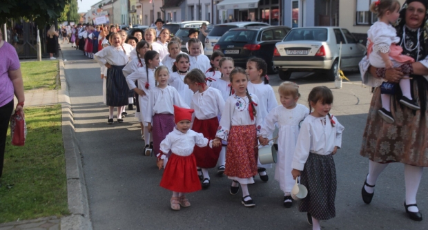 ODRŽANA 40. MEĐUNARODNA SMOTRA FOLKLORA LIDAS: Pleterničke ulice ponovno su bile preplavljene narodnim nošnjama