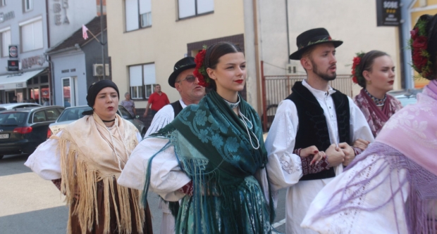 ODRŽANA 40. MEĐUNARODNA SMOTRA FOLKLORA LIDAS: Pleterničke ulice ponovno su bile preplavljene narodnim nošnjama