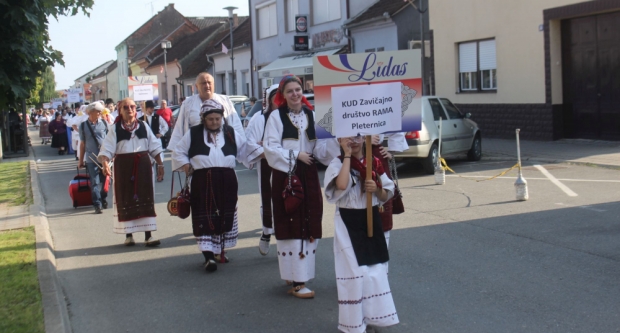 ODRŽANA 40. MEĐUNARODNA SMOTRA FOLKLORA LIDAS: Pleterničke ulice ponovno su bile preplavljene narodnim nošnjama