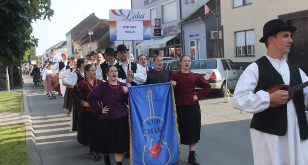 ODRŽANA 40. MEĐUNARODNA SMOTRA FOLKLORA LIDAS: Pleterničke ulice ponovno su bile preplavljene narodnim nošnjama