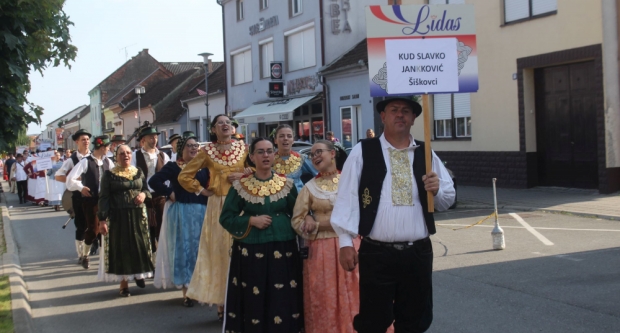 ODRŽANA 40. MEĐUNARODNA SMOTRA FOLKLORA LIDAS: Pleterničke ulice ponovno su bile preplavljene narodnim nošnjama