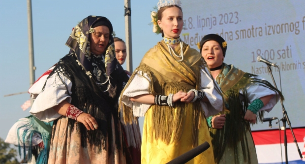 ODRŽANA 40. MEĐUNARODNA SMOTRA FOLKLORA LIDAS: Pleterničke ulice ponovno su bile preplavljene narodnim nošnjama