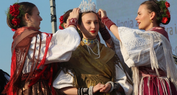 ODRŽANA 40. MEĐUNARODNA SMOTRA FOLKLORA LIDAS: Pleterničke ulice ponovno su bile preplavljene narodnim nošnjama