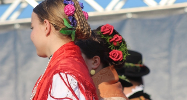 ODRŽANA 40. MEĐUNARODNA SMOTRA FOLKLORA LIDAS: Pleterničke ulice ponovno su bile preplavljene narodnim nošnjama