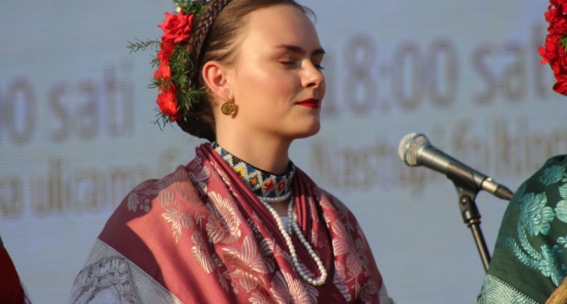 ODRŽANA 40. MEĐUNARODNA SMOTRA FOLKLORA LIDAS: Pleterničke ulice ponovno su bile preplavljene narodnim nošnjama