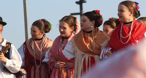 ODRŽANA 40. MEĐUNARODNA SMOTRA FOLKLORA LIDAS: Pleterničke ulice ponovno su bile preplavljene narodnim nošnjama