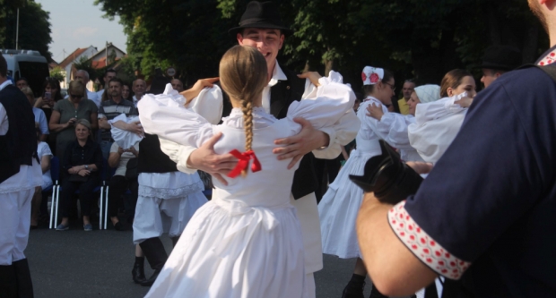 ODRŽANA 40. MEĐUNARODNA SMOTRA FOLKLORA LIDAS: Pleterničke ulice ponovno su bile preplavljene narodnim nošnjama