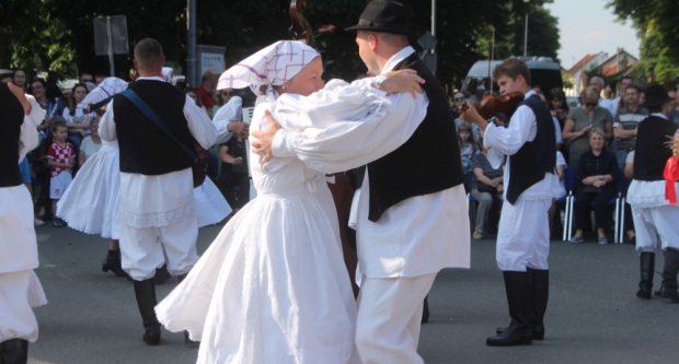 ODRŽANA 40. MEĐUNARODNA SMOTRA FOLKLORA LIDAS: Pleterničke ulice ponovno su bile preplavljene narodnim nošnjama