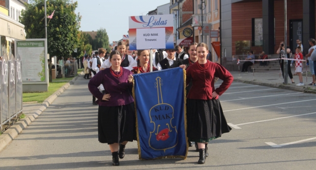 ODRŽANA 40. MEĐUNARODNA SMOTRA FOLKLORA LIDAS: Pleterničke ulice ponovno su bile preplavljene narodnim nošnjama
