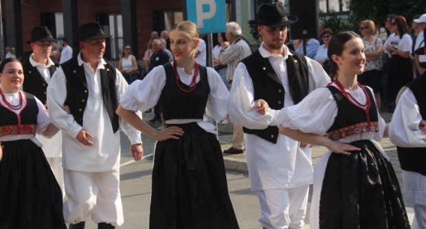ODRŽANA 40. MEĐUNARODNA SMOTRA FOLKLORA LIDAS: Pleterničke ulice ponovno su bile preplavljene narodnim nošnjama