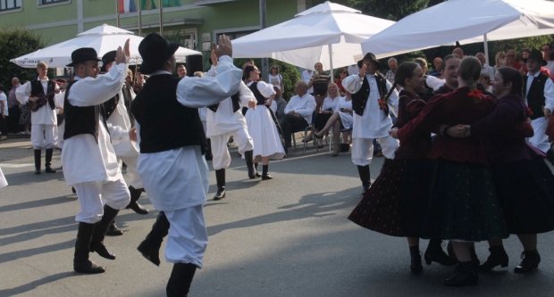 ODRŽANA 40. MEĐUNARODNA SMOTRA FOLKLORA LIDAS: Pleterničke ulice ponovno su bile preplavljene narodnim nošnjama
