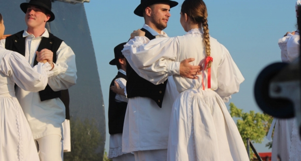 ODRŽANA 40. MEĐUNARODNA SMOTRA FOLKLORA LIDAS: Pleterničke ulice ponovno su bile preplavljene narodnim nošnjama