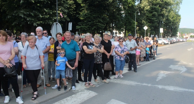 ODRŽANA 40. MEĐUNARODNA SMOTRA FOLKLORA LIDAS: Pleterničke ulice ponovno su bile preplavljene narodnim nošnjama