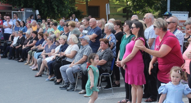 ODRŽANA 40. MEĐUNARODNA SMOTRA FOLKLORA LIDAS: Pleterničke ulice ponovno su bile preplavljene narodnim nošnjama