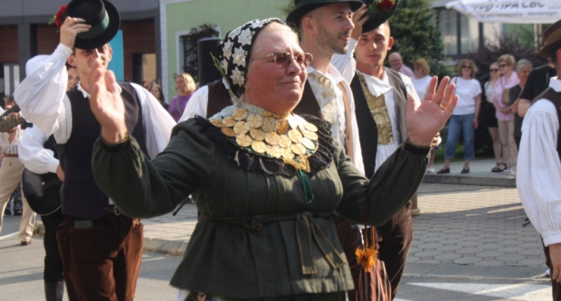 ODRŽANA 40. MEĐUNARODNA SMOTRA FOLKLORA LIDAS: Pleterničke ulice ponovno su bile preplavljene narodnim nošnjama