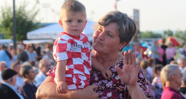 ODRŽANA 40. MEĐUNARODNA SMOTRA FOLKLORA LIDAS: Pleterničke ulice ponovno su bile preplavljene narodnim nošnjama