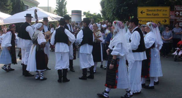 ODRŽANA 40. MEĐUNARODNA SMOTRA FOLKLORA LIDAS: Pleterničke ulice ponovno su bile preplavljene narodnim nošnjama