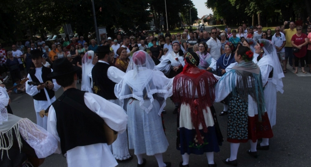ODRŽANA 40. MEĐUNARODNA SMOTRA FOLKLORA LIDAS: Pleterničke ulice ponovno su bile preplavljene narodnim nošnjama