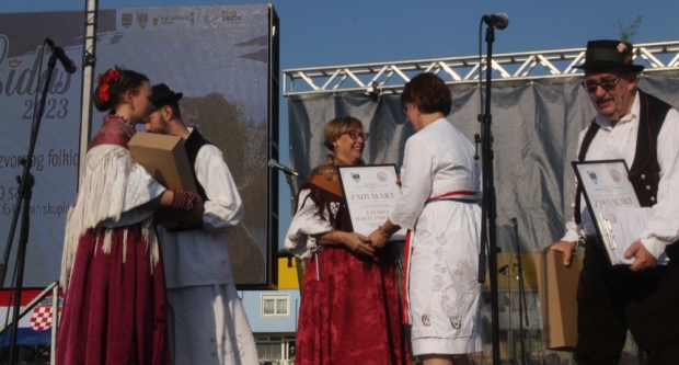 ODRŽANA 40. MEĐUNARODNA SMOTRA FOLKLORA LIDAS: Pleterničke ulice ponovno su bile preplavljene narodnim nošnjama