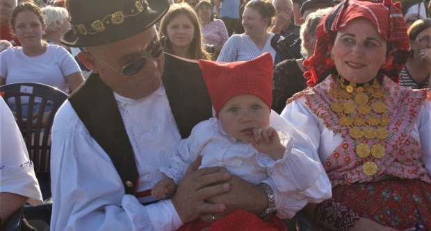 ODRŽANA 40. MEĐUNARODNA SMOTRA FOLKLORA LIDAS: Pleterničke ulice ponovno su bile preplavljene narodnim nošnjama