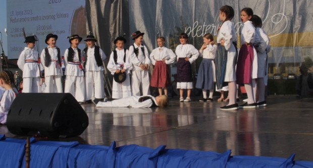 ODRŽANA 40. MEĐUNARODNA SMOTRA FOLKLORA LIDAS: Pleterničke ulice ponovno su bile preplavljene narodnim nošnjama