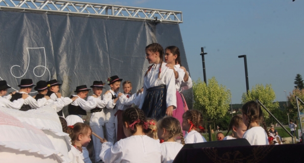 ODRŽANA 40. MEĐUNARODNA SMOTRA FOLKLORA LIDAS: Pleterničke ulice ponovno su bile preplavljene narodnim nošnjama