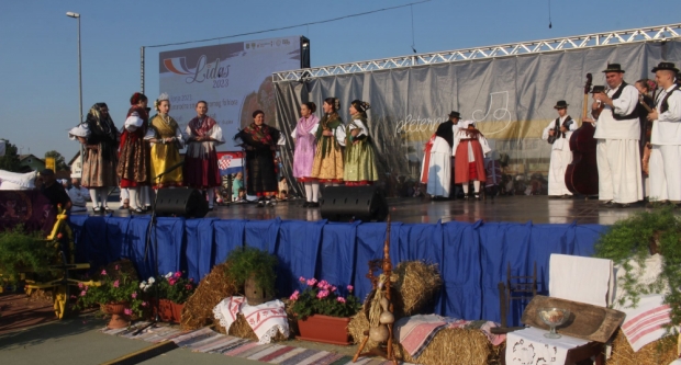 ODRŽANA 40. MEĐUNARODNA SMOTRA FOLKLORA LIDAS: Pleterničke ulice ponovno su bile preplavljene narodnim nošnjama