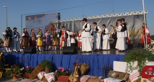 ODRŽANA 40. MEĐUNARODNA SMOTRA FOLKLORA LIDAS: Pleterničke ulice ponovno su bile preplavljene narodnim nošnjama