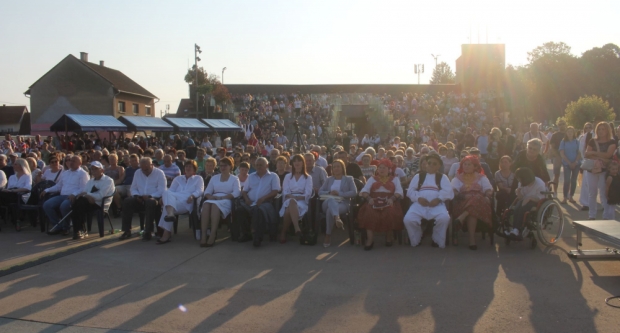 ODRŽANA 40. MEĐUNARODNA SMOTRA FOLKLORA LIDAS: Pleterničke ulice ponovno su bile preplavljene narodnim nošnjama