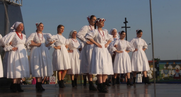 ODRŽANA 40. MEĐUNARODNA SMOTRA FOLKLORA LIDAS: Pleterničke ulice ponovno su bile preplavljene narodnim nošnjama