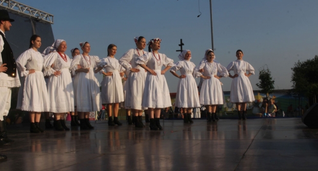 ODRŽANA 40. MEĐUNARODNA SMOTRA FOLKLORA LIDAS: Pleterničke ulice ponovno su bile preplavljene narodnim nošnjama