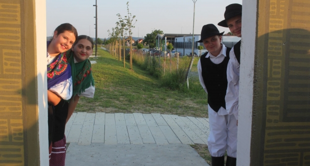 ODRŽANA 40. MEĐUNARODNA SMOTRA FOLKLORA LIDAS: Pleterničke ulice ponovno su bile preplavljene narodnim nošnjama