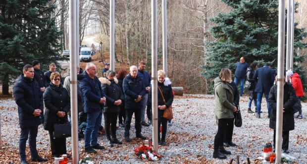FOTO: 32. obljetnica tragične pogibije jedanaestorice hrvatskih vitezova na Papuku