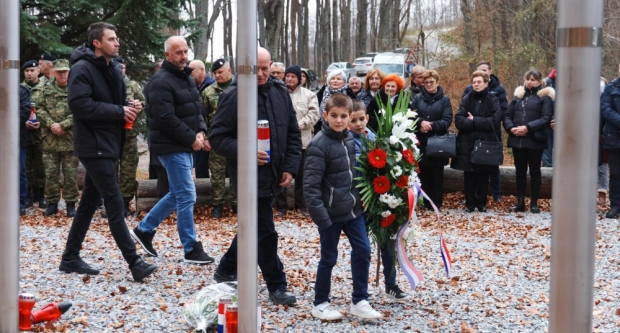 FOTO: 32. obljetnica tragične pogibije jedanaestorice hrvatskih vitezova na Papuku