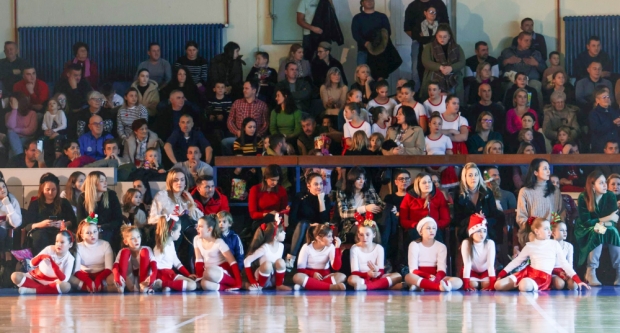 FOTO: ’Putovanje Europom’- plesna predstava povodom 30 godina rada Požeških mažoretkinja i 25 godina Twirling kluba