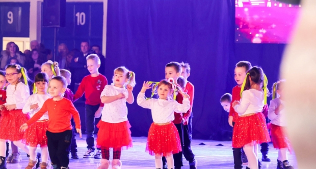 FOTO: ’Putovanje Europom’- plesna predstava povodom 30 godina rada Požeških mažoretkinja i 25 godina Twirling kluba