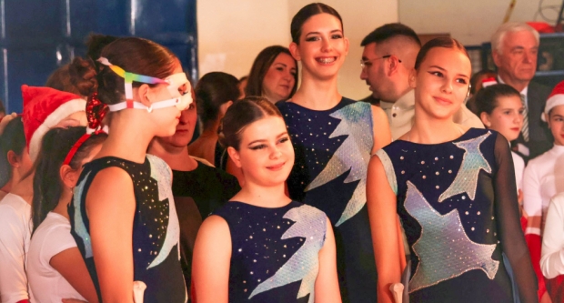 FOTO: ’Putovanje Europom’- plesna predstava povodom 30 godina rada Požeških mažoretkinja i 25 godina Twirling kluba