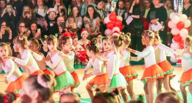 FOTO: ’Putovanje Europom’- plesna predstava povodom 30 godina rada Požeških mažoretkinja i 25 godina Twirling kluba