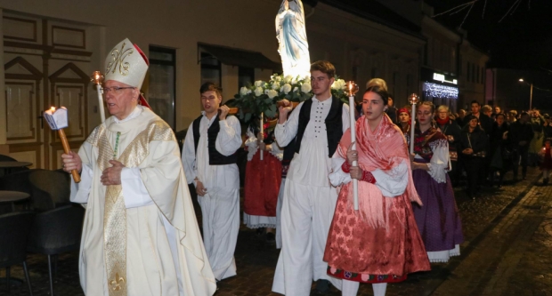 FOTO: Proslava Gospe Lurdske u požeškoj Katedrali