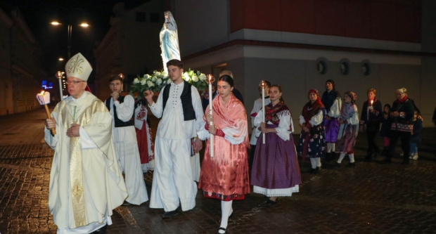 FOTO: Proslava Gospe Lurdske u požeškoj Katedrali