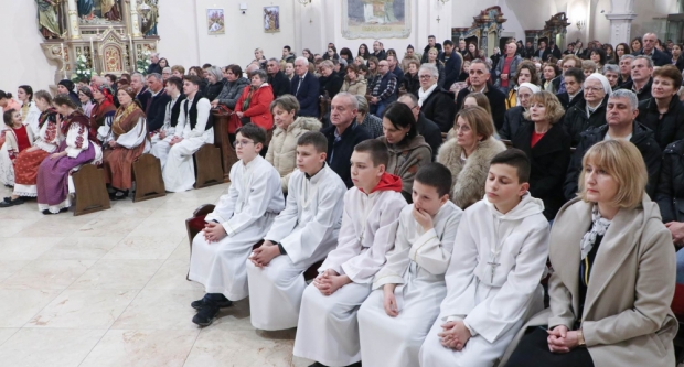 FOTO: Proslava Gospe Lurdske u požeškoj Katedrali